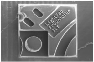 تلفیق استریولیتوگرافی و پلیمریزاسیون مولتی-فوتون در یک پرینتر سه بعدی